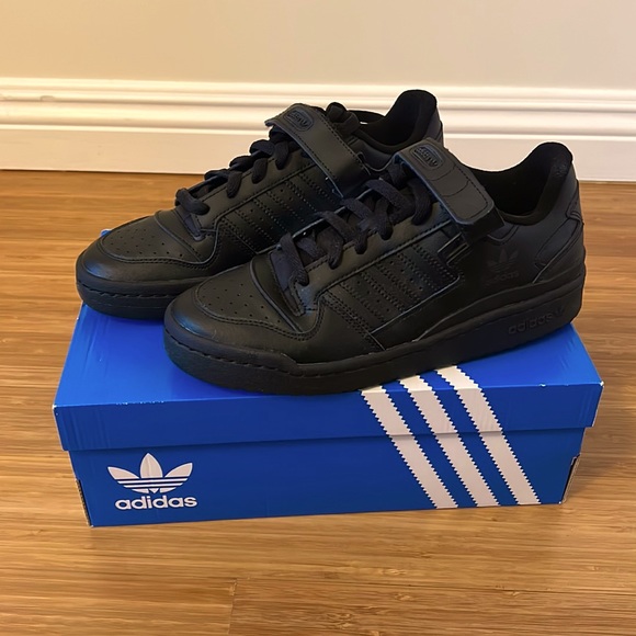 forum low triple black